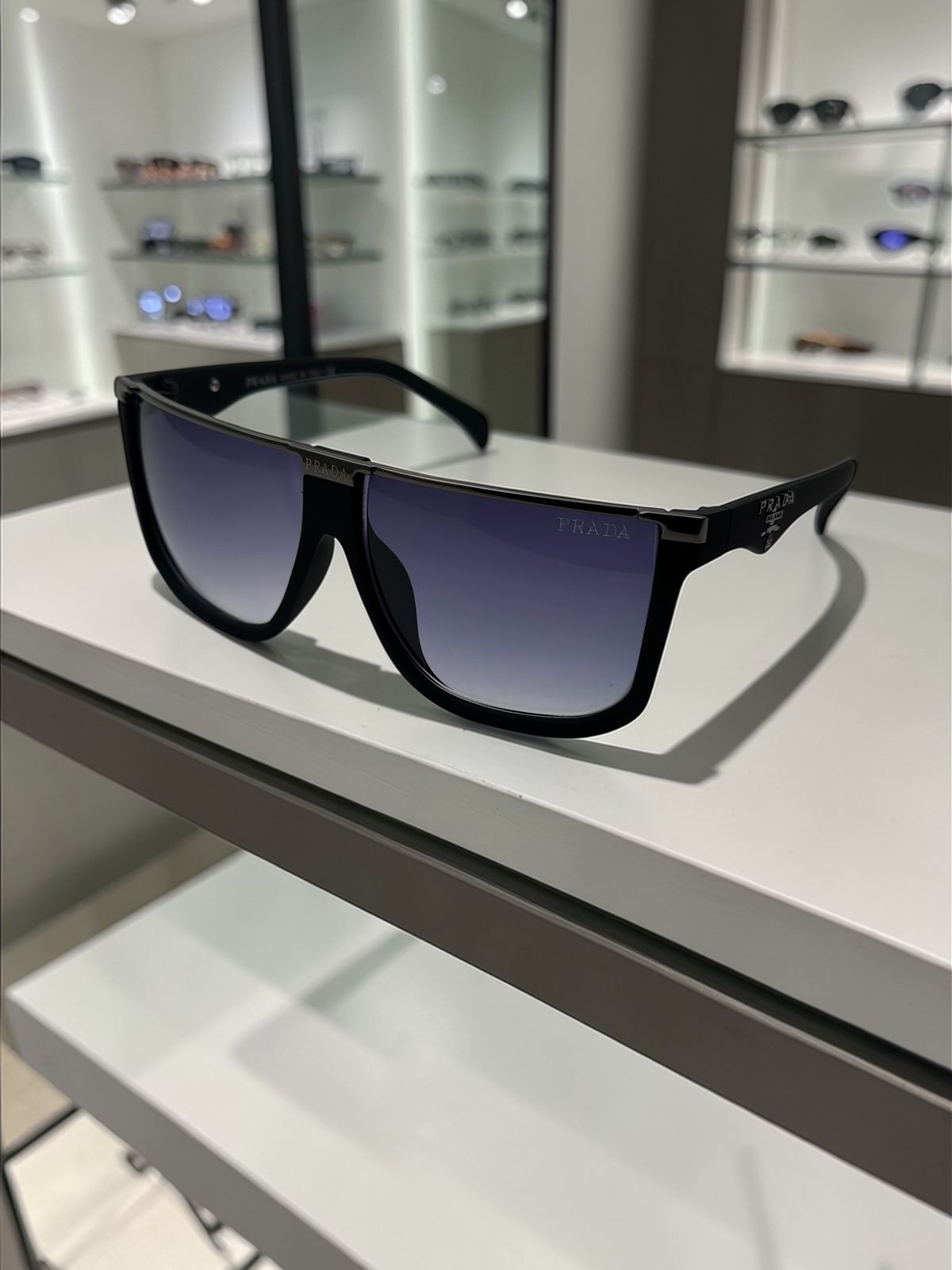 GAFA PRADA R1