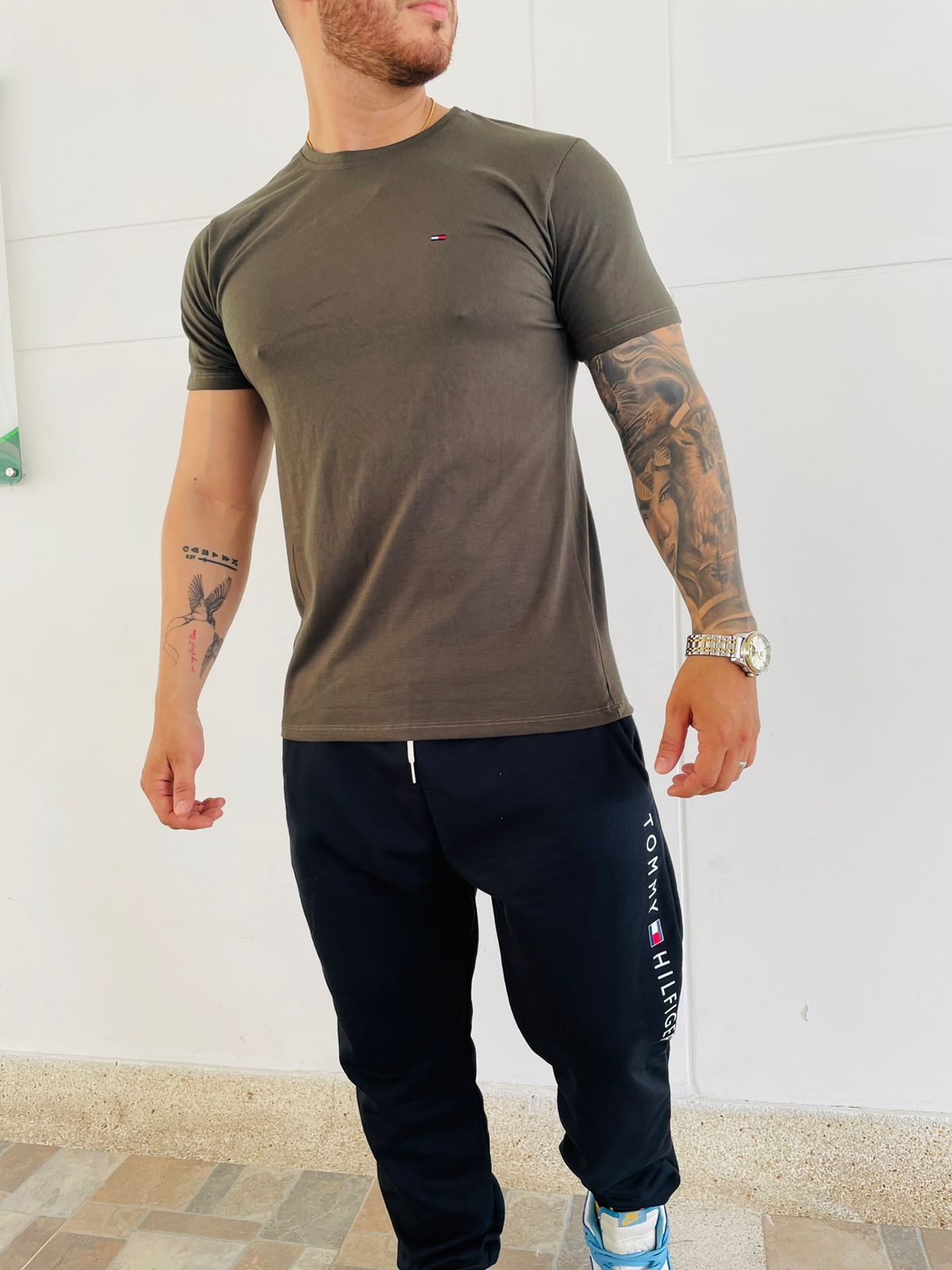 CAMISETA TOMMY AAA