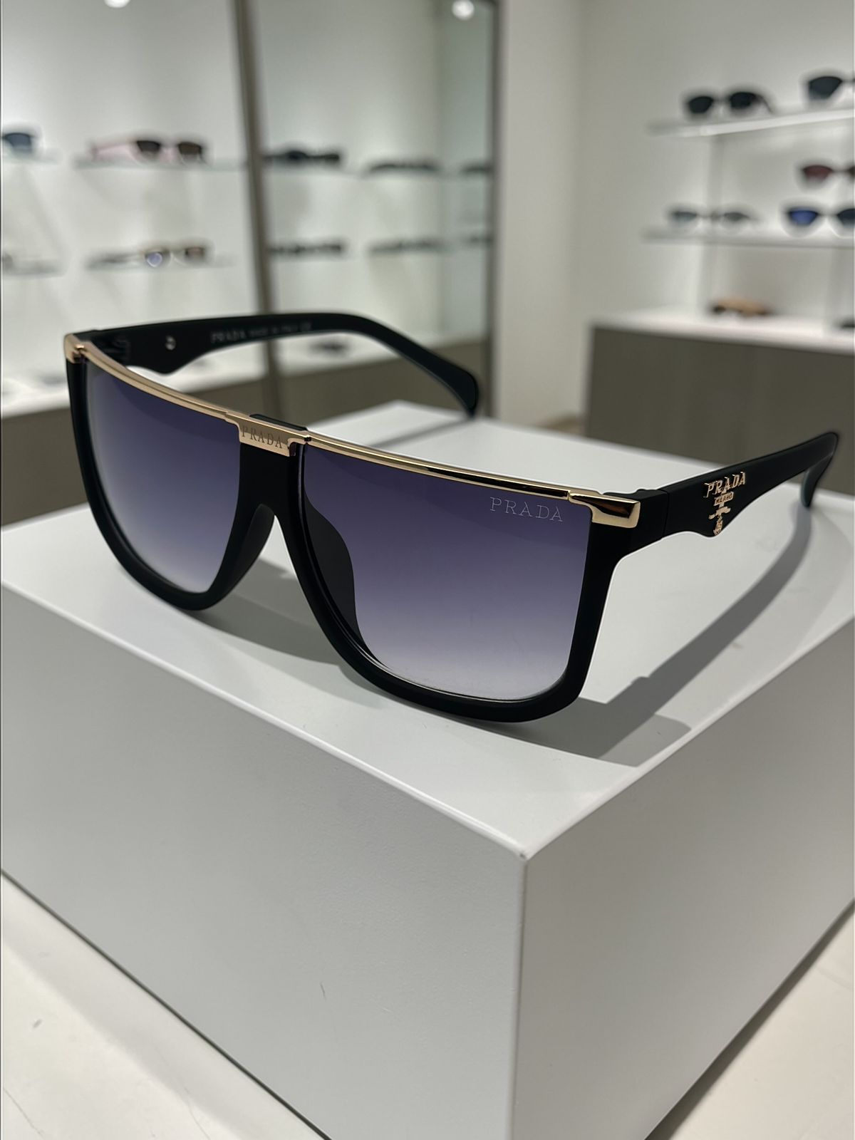 GAFA PRADA R1
