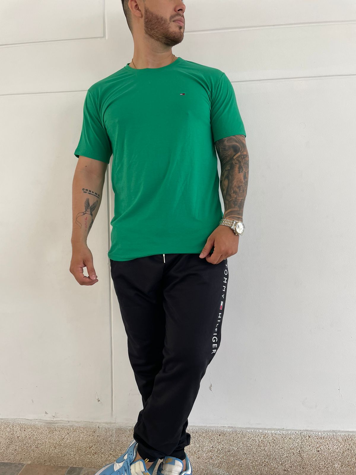 CAMISETA TOMMY AAA